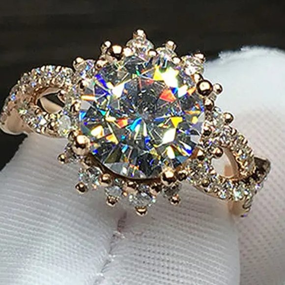 477 Gorgeous Round Cubic Zirconia Wedding Ring Elegant Women - Picture 3 of 3